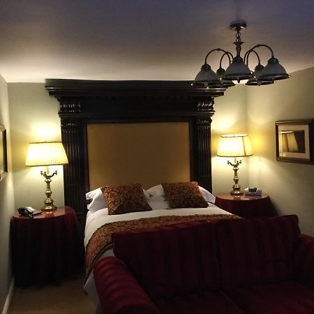 The Brownlow Arms Inn Грантъм Екстериор снимка